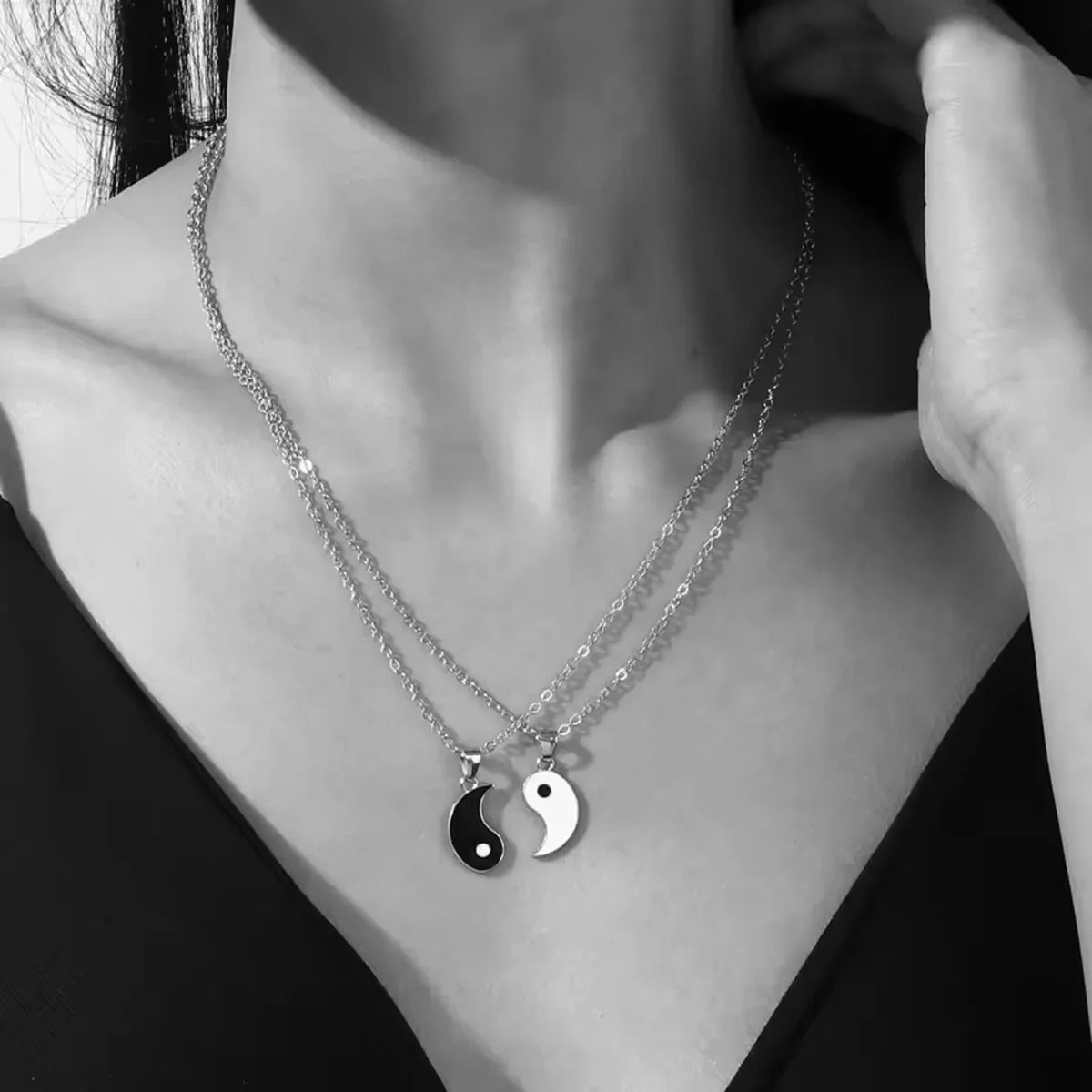2Pcs Tai Chi Yin Yang Eight Trigrams Pendant Necklaces Set for Couple Silver Color Chain Matching Lover Choker Collar Gift New
